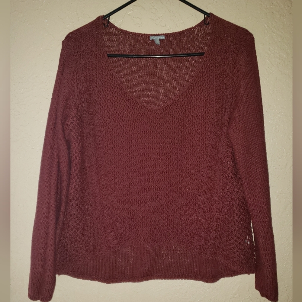 Knitted V-neck rust burgundy Sweater top